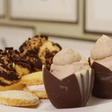 The Manor Ξενοδοχείο