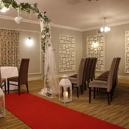 The Manor 3*