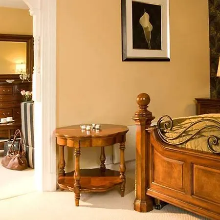 The Manor 3* Abbeyleix